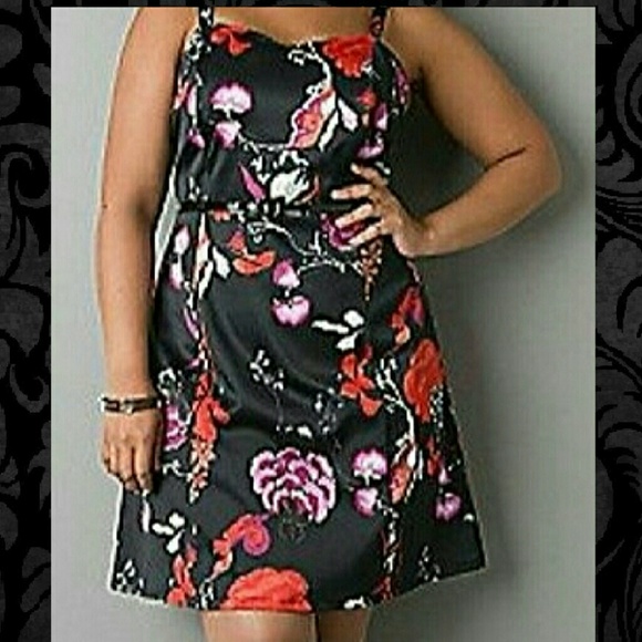 Lane Bryant Dresses & Skirts - EUC 18W Lane Bryant Floral Dress